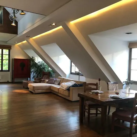Pola's Loft In Old Town Апартаменты *