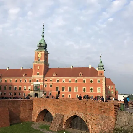 Pola's Loft In Old Town Апартаменты *