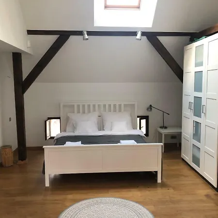 Pola's Loft In Old Town *