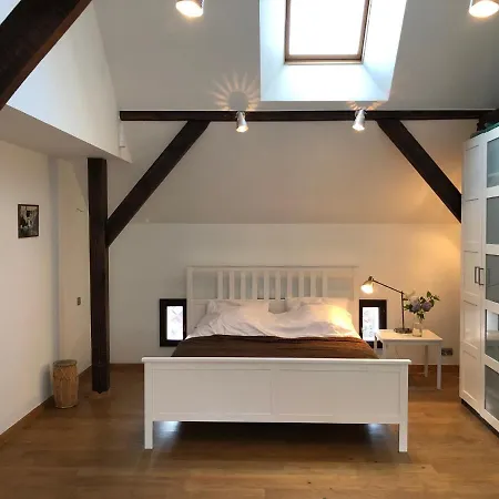 Pola's Loft In Old Town Apartment *